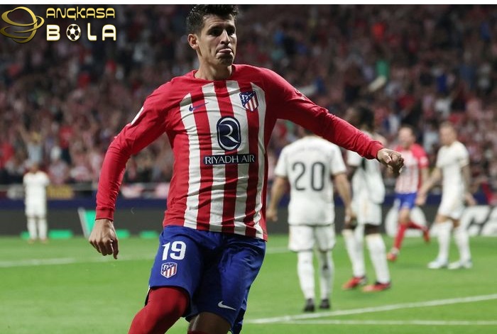 Alvaro Morata Beri Kode Keras