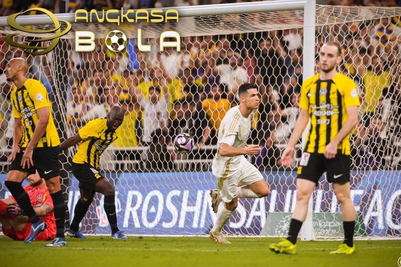 Benzema dan Ronaldo Cetak Gol Al Ittihad Kalahkan Al Nassr Skor 2-1